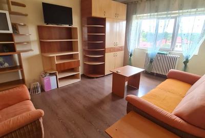 Apartament cu 3 camere decomandat în Independenței