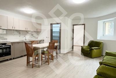 Apartament cu 3 camere semidecomandat, mobilat în Ultracentral