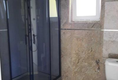Casă cu 3 camere cu Teren 220 Mp în Central