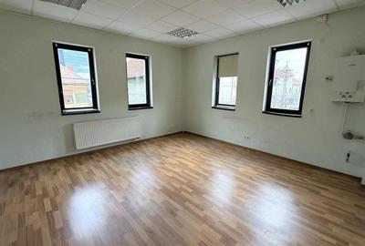 Spațiu comercial, de 120 mp, în Sub Arini