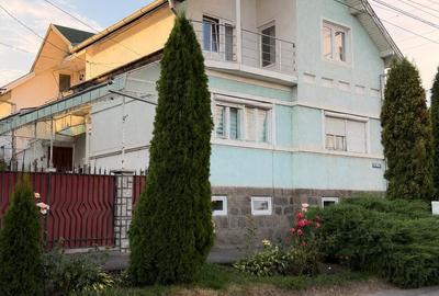 Casă cu Teren 500 Mp în Central