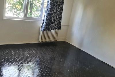 Apartament cu 3 camere decomandat în Circumvalațiunii - 3