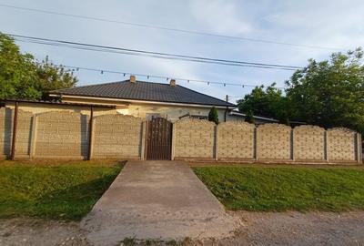 Casă cu 4 camere decomandat în Cobadin - 6
