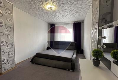 Apartament cu 3 camere în Soarelui