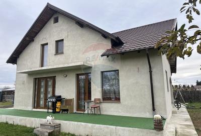 Casă individuală cu 4 camere cu Teren 5000 Mp în Girov - 1