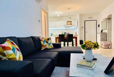 Apartament cu 3 camere decomandat, mobilat în Central