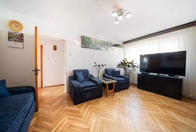 Apartament cu 3 camere semidecomandat, mobilat în Baba Novac