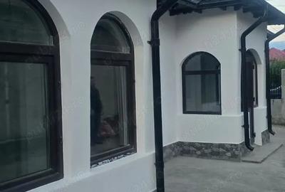 Casă cu 6 camere cu Teren 800 Mp în Central - 2
