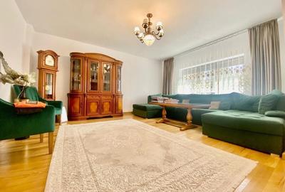 Casă cu 4 camere cu Teren 650 Mp în Central