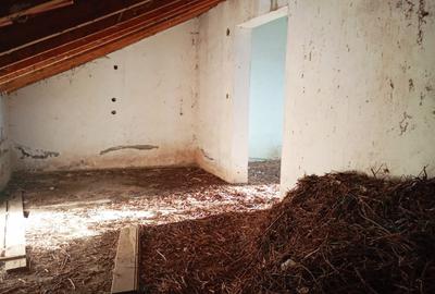 Casă cu 16 camere cu Canalizare în Micro 12