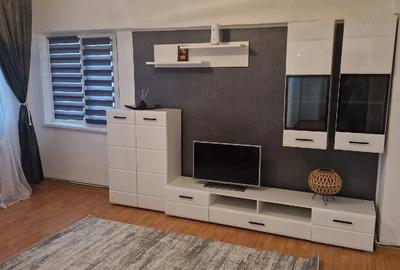 Apartament cu 4 camere decomandat în Rovine - 2
