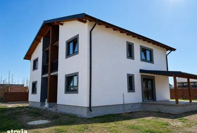Casă cu 4 camere cu Teren 250 Mp în Tărlungeni