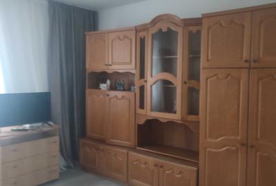 Garsonieră decomandată în Petros - 1