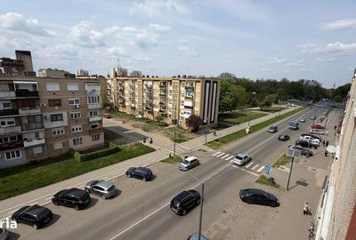 Apartament cu 3 camere decomandat în Ultracentral