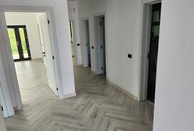 Casă cu 3 camere decomandat în Păulești - 3