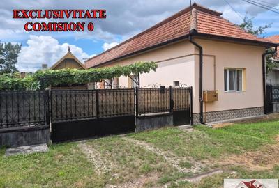 Casă individuală cu 4 camere cu Canalizare în Est