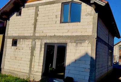 Casă cu 3 camere în Livada - 1