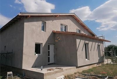 Casă cu Teren 280 Mp în Central