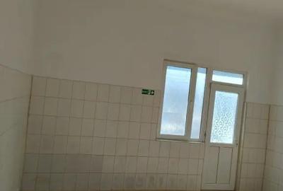 Spațiu comercial, de 40 mp, în Central - 5