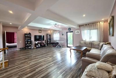 Casă cu 7 camere cu Teren 3200 Mp în Lipia
