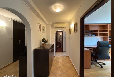 Apartament cu 4 camere decomandat în Cișmigiu