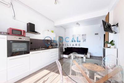 Apartament cu 2 camere semidecomandat, mobilat în Central