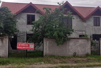 Casă cu 4 camere cu Teren 1000 Mp în Bâldana