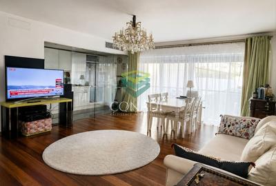 Apartament cu 3 camere semidecomandat în Arcul de Triumf