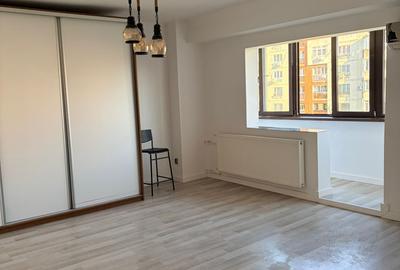 Apartament cu 3 camere decomandat în Tineretului