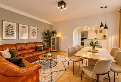 Apartament cu 3 camere decomandat în Centrul Istoric