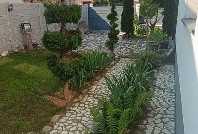Casă cu 4 camere cu Canalizare în Central - 1