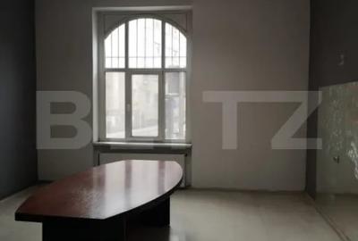 Spațiu comercial, de 65 mp, în Central - 2