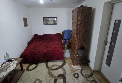 Casă individuală cu 3 camere cu Canalizare în Central - 4