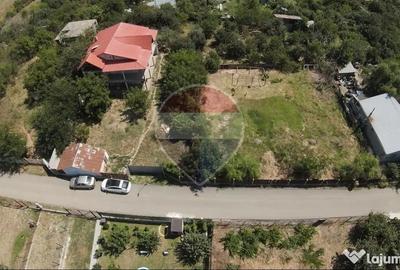 Casă cu 7 camere cu Teren 2600 Mp în Bulbucata