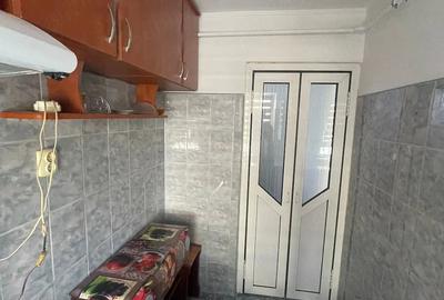 Apartament cu 3 camere semidecomandat în Ostroveni - 6