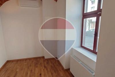 Spațiu comercial, de 42 mp, în P-ța Unirii