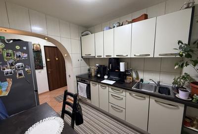 Apartament cu 3 camere semidecomandat, mobilat în Central - 14
