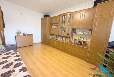 Apartament cu 3 camere decomandat în Milcov - 2