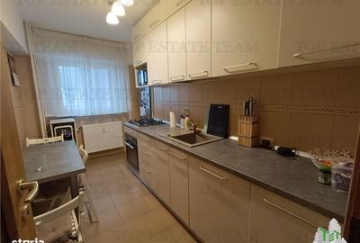 Apartament cu 3 camere decomandat în Grivița