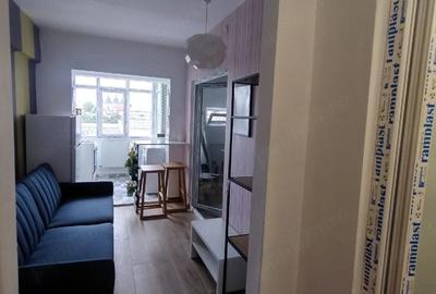 Garsonieră decomandată în Baza 3 - 7