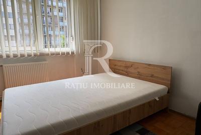 Apartament cu 3 camere decomandat, mobilat în Central