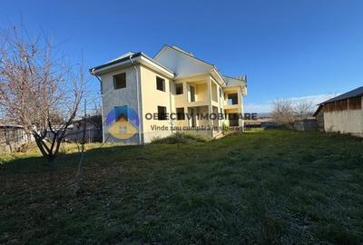 Casă individuală cu 5 camere cu Teren 3600 Mp în Bodești - 2