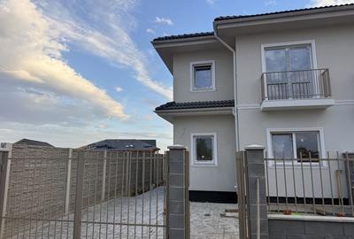 Casă cu 3 camere în Bucovăț
