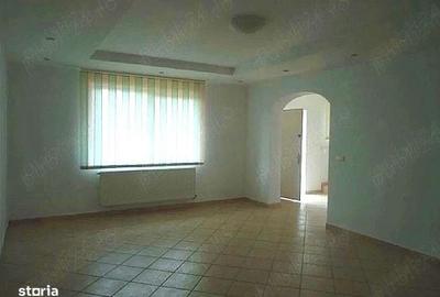 Casă cu 4 camere în Mihai Bravu