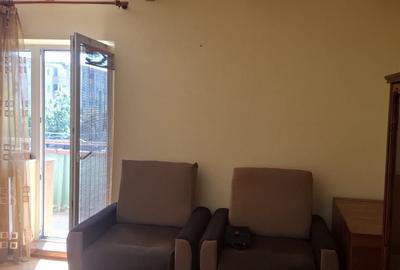 Apartament cu 3 camere decomandat în Griviței