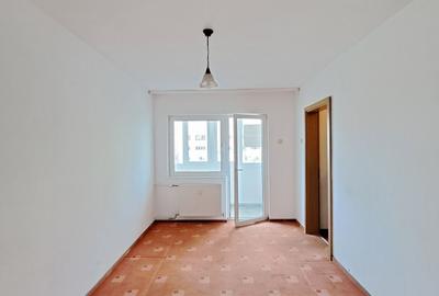 Apartament cu 4 camere semidecomandat în Exterior Vest - 2