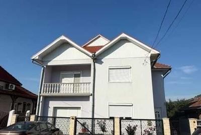 Casă cu 4 camere în Central - 1