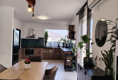 Casă cu 4 camere cu Teren 500 Mp în Central - 1