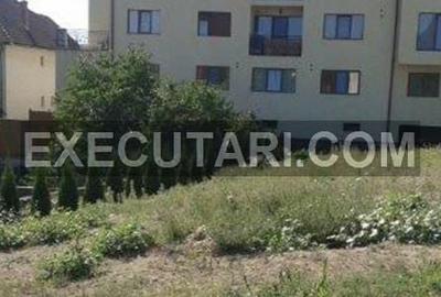 Teren de 1800 mp, în Săsar