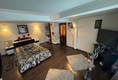 Casă cu 6 camere cu Teren 2000 Mp în Central - 4